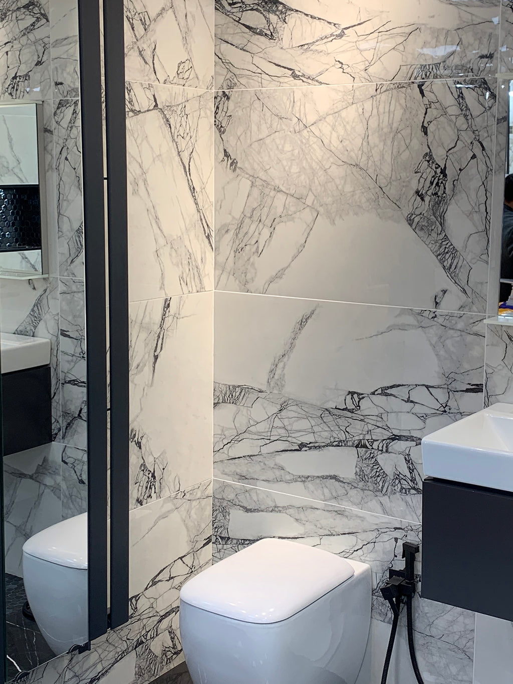 MILAS BLACK GRANDE CARRARA